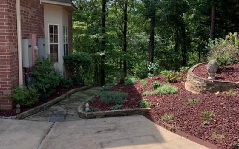 Red Rubber Mulch Landscaping