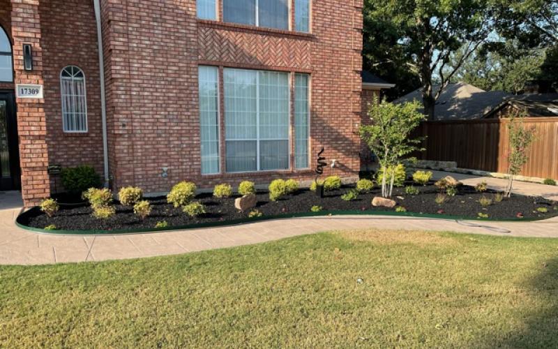 Black Rubber Mulch Landscaping